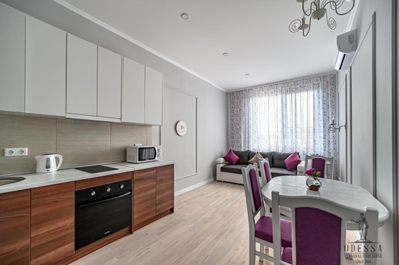 City Center New House Odessa Exteriör bild