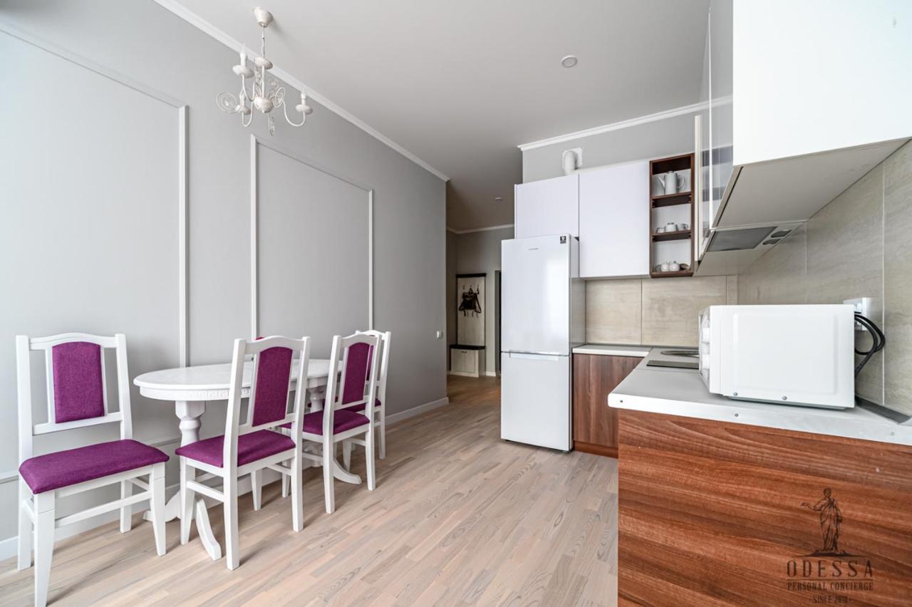 City Center New House Odessa Exteriör bild