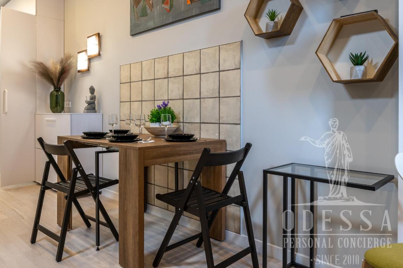 City Center New House Odessa Exteriör bild